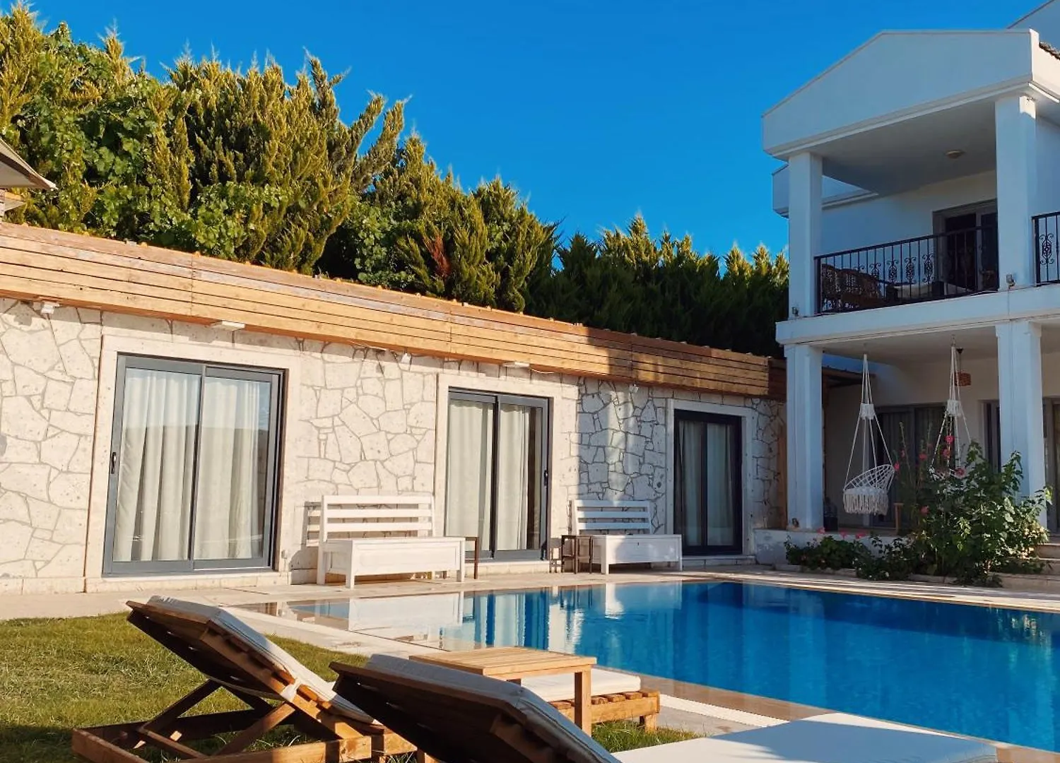לינה וארוחת בוקר Çeşme Limon Hotel